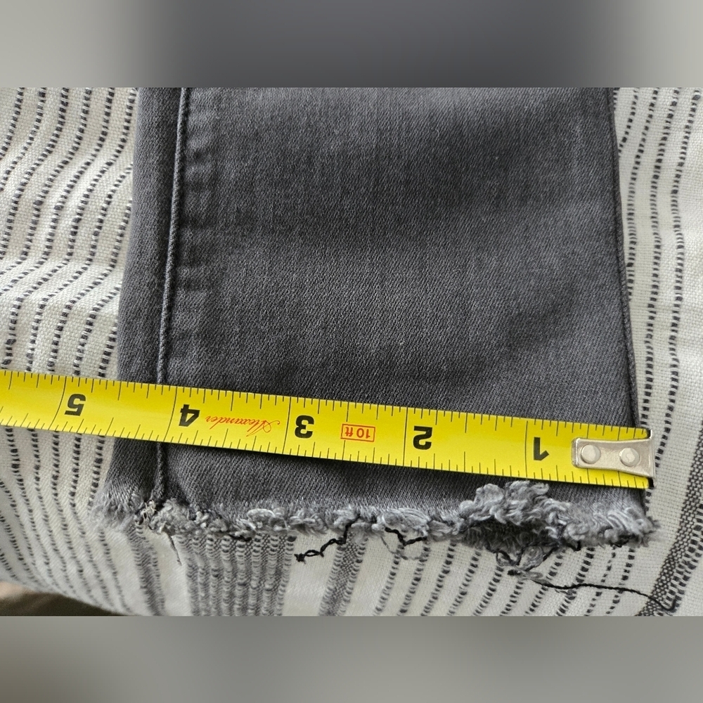 Frame Le High Skinny Dark Jean 26 Quinn Fray Stretchy Comfortable Soft Trending - Picture 11 of 13